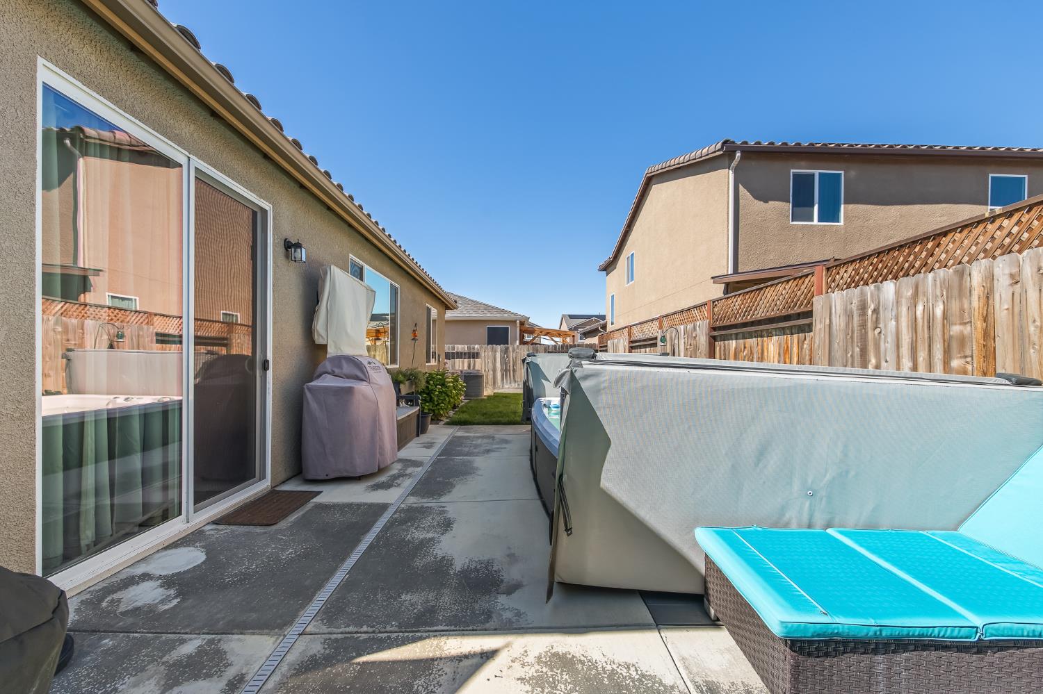 174 S Karen Ave, Kerman, CA 93630