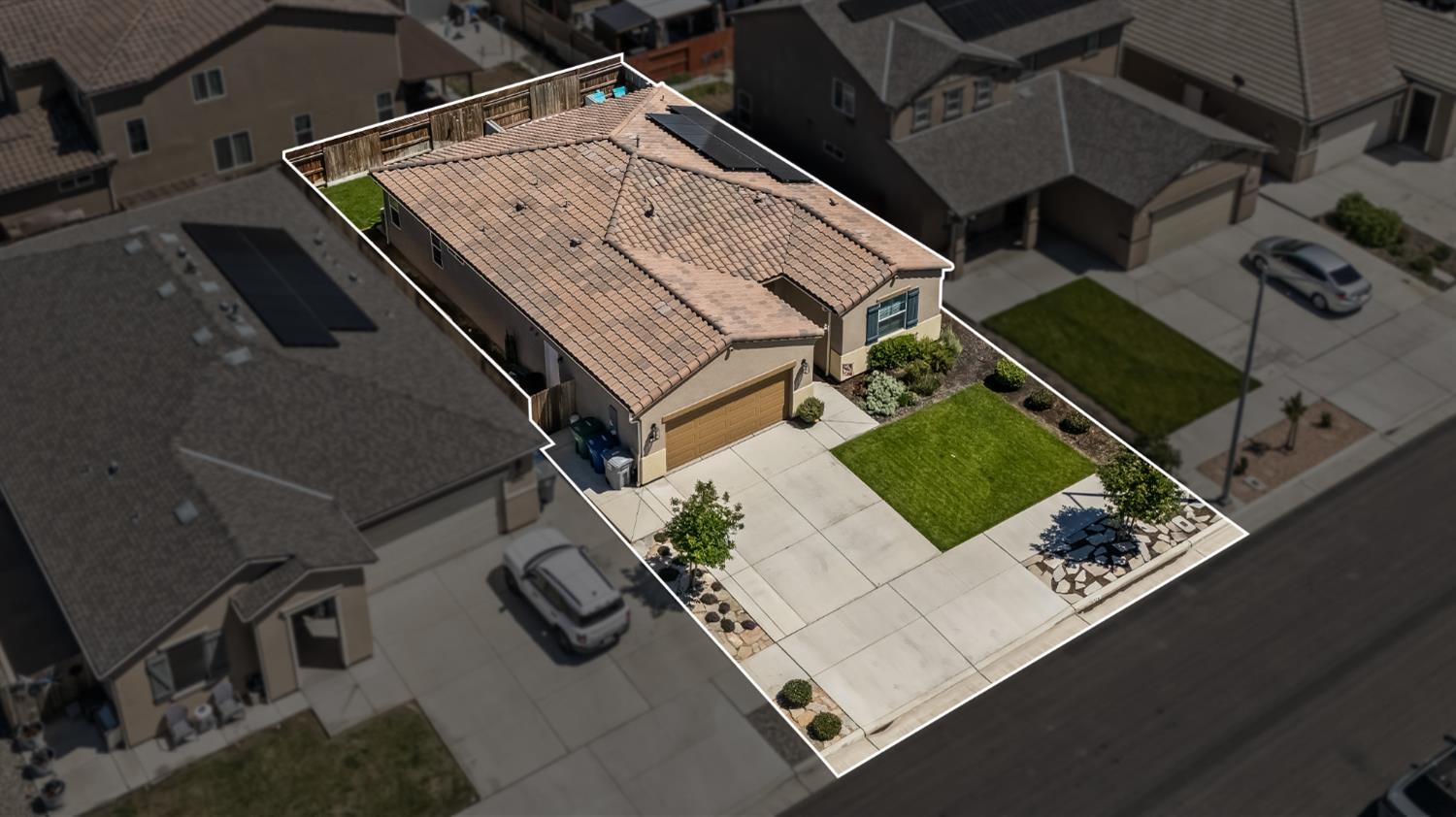 174 S Karen Ave, Kerman, CA 93630