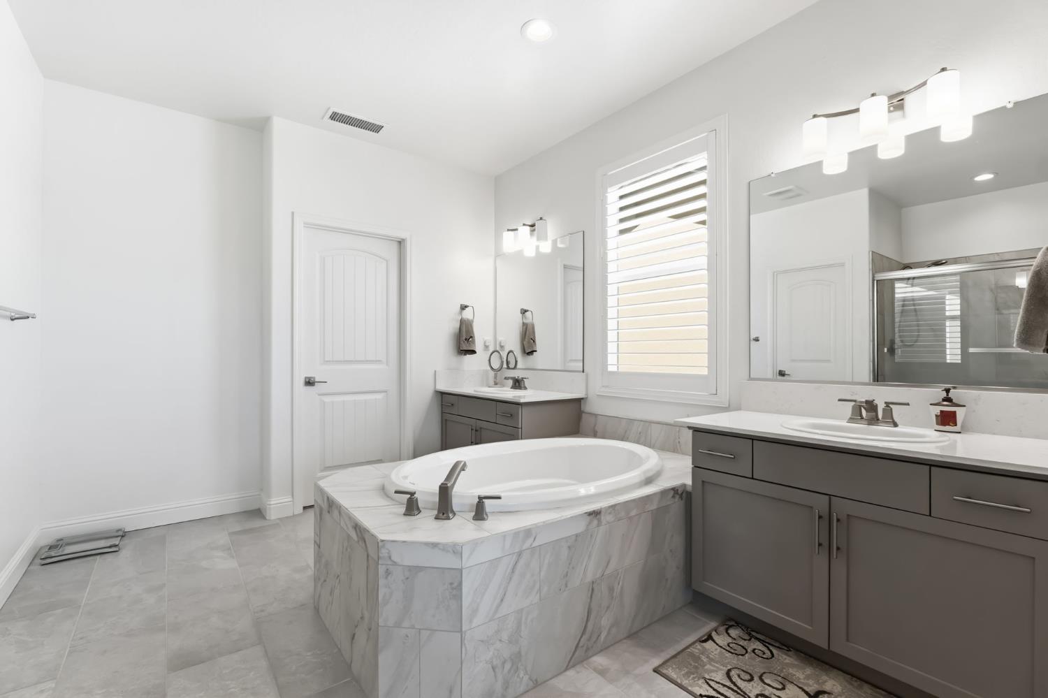 4188 N Contessa Ave, Fresno, CA 93723