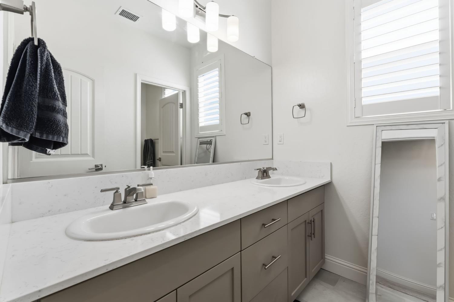 4188 N Contessa Ave, Fresno, CA 93723