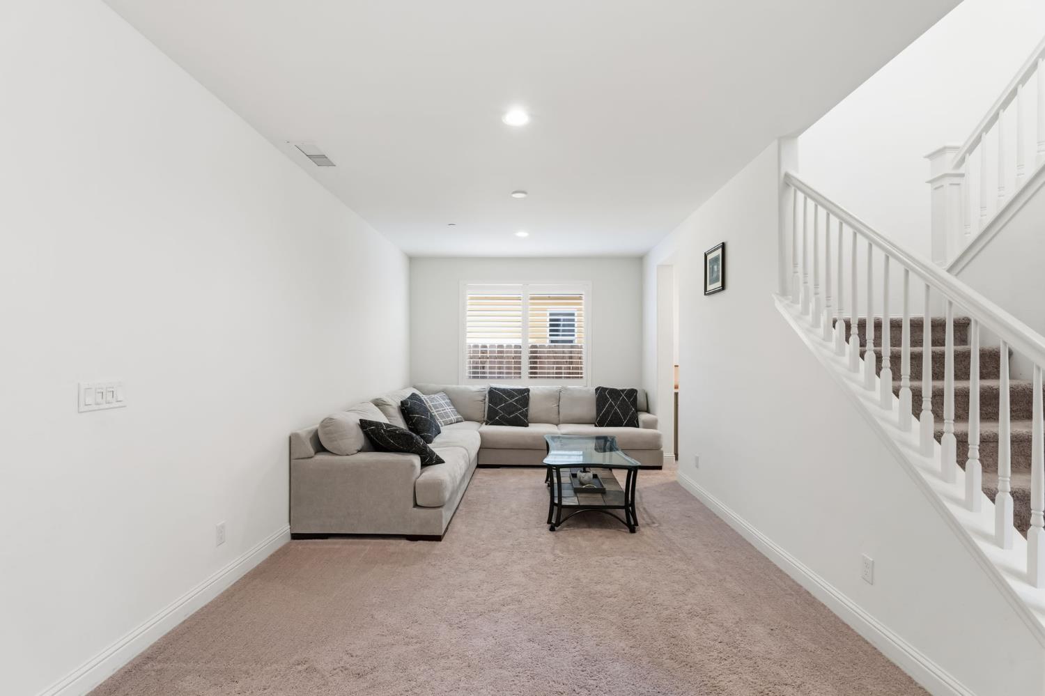 4188 N Contessa Ave, Fresno, CA 93723