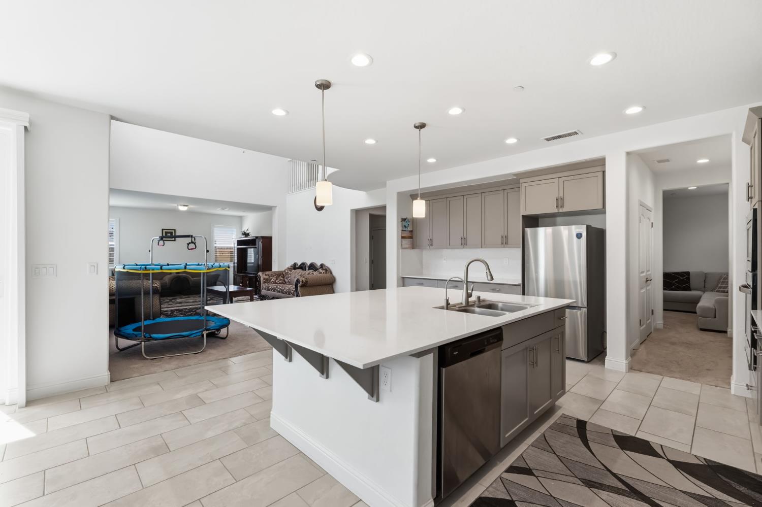 4188 N Contessa Ave, Fresno, CA 93723