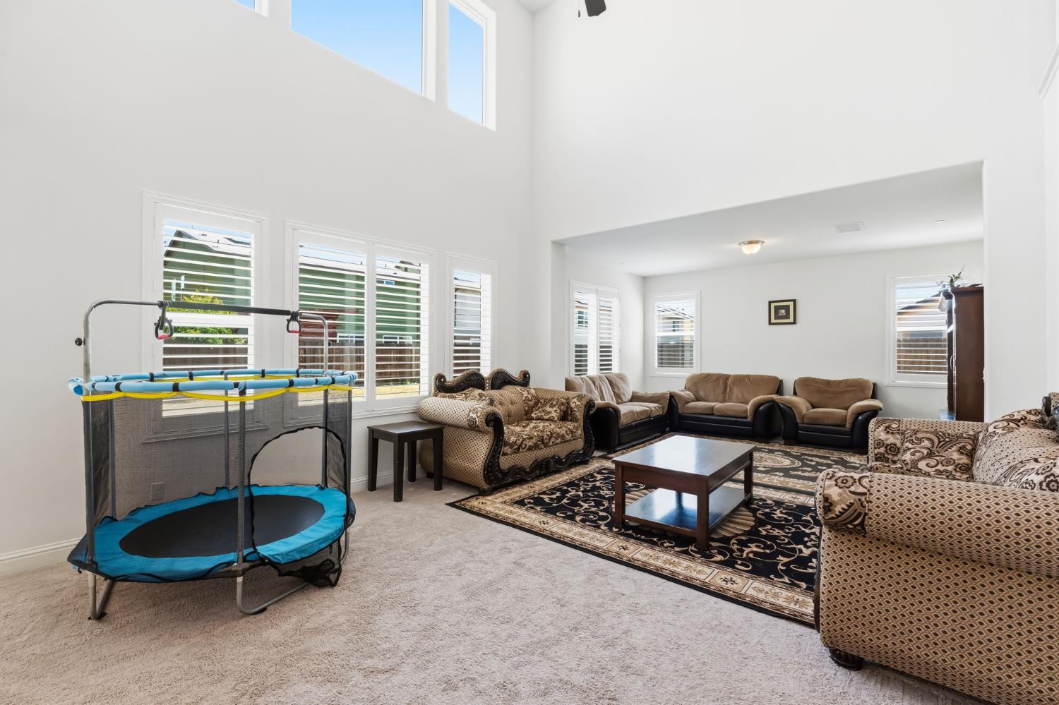 4188 N Contessa Ave, Fresno, CA 93723