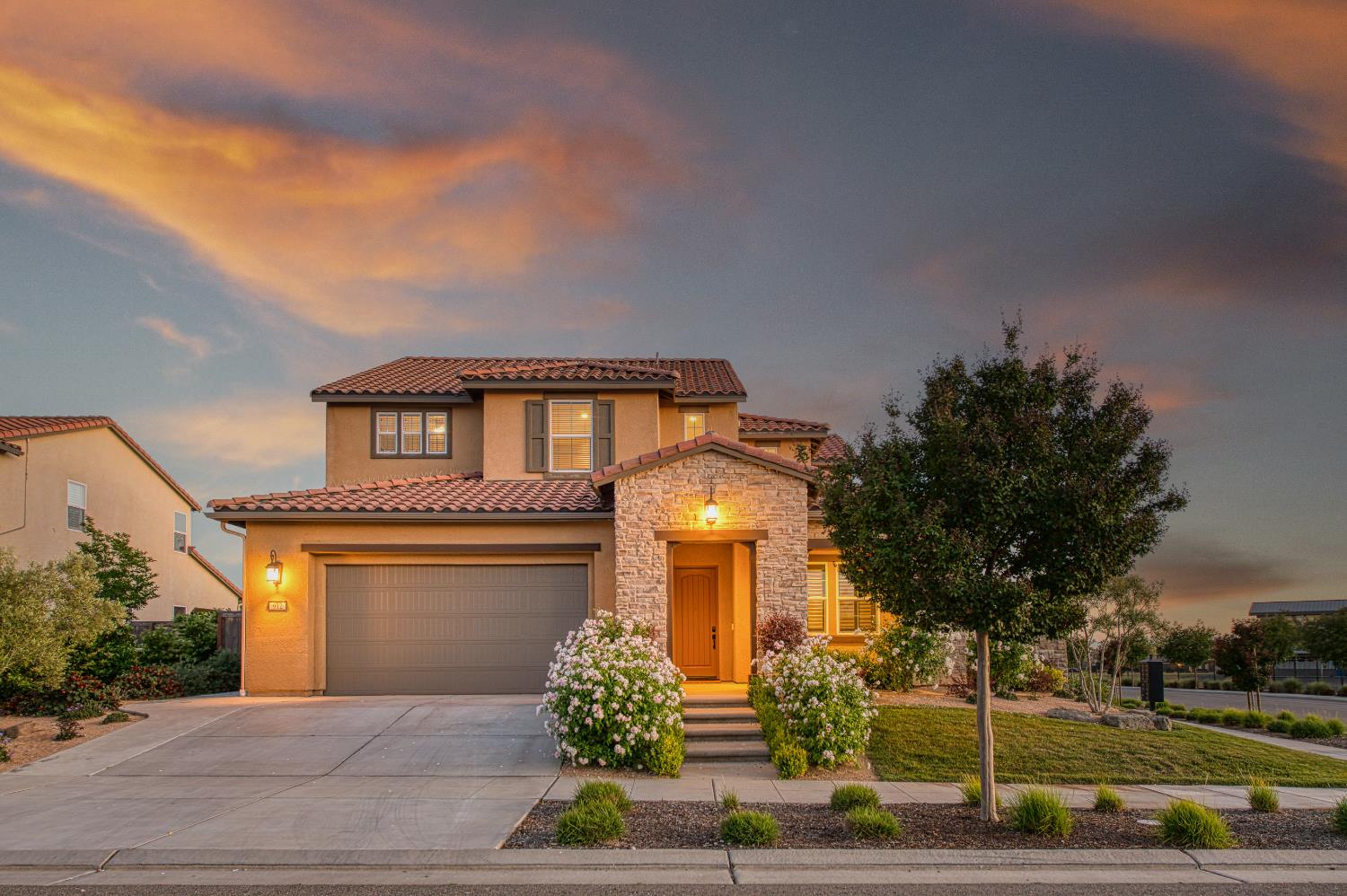 912 Vineyard Ct, Madera, CA 93636