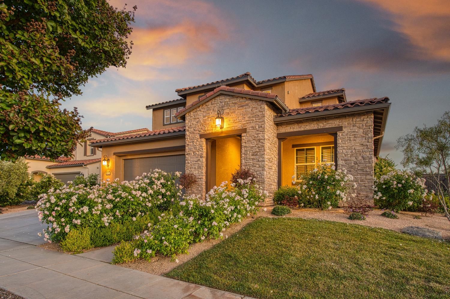 912 Vineyard Ct, Madera, CA 93636