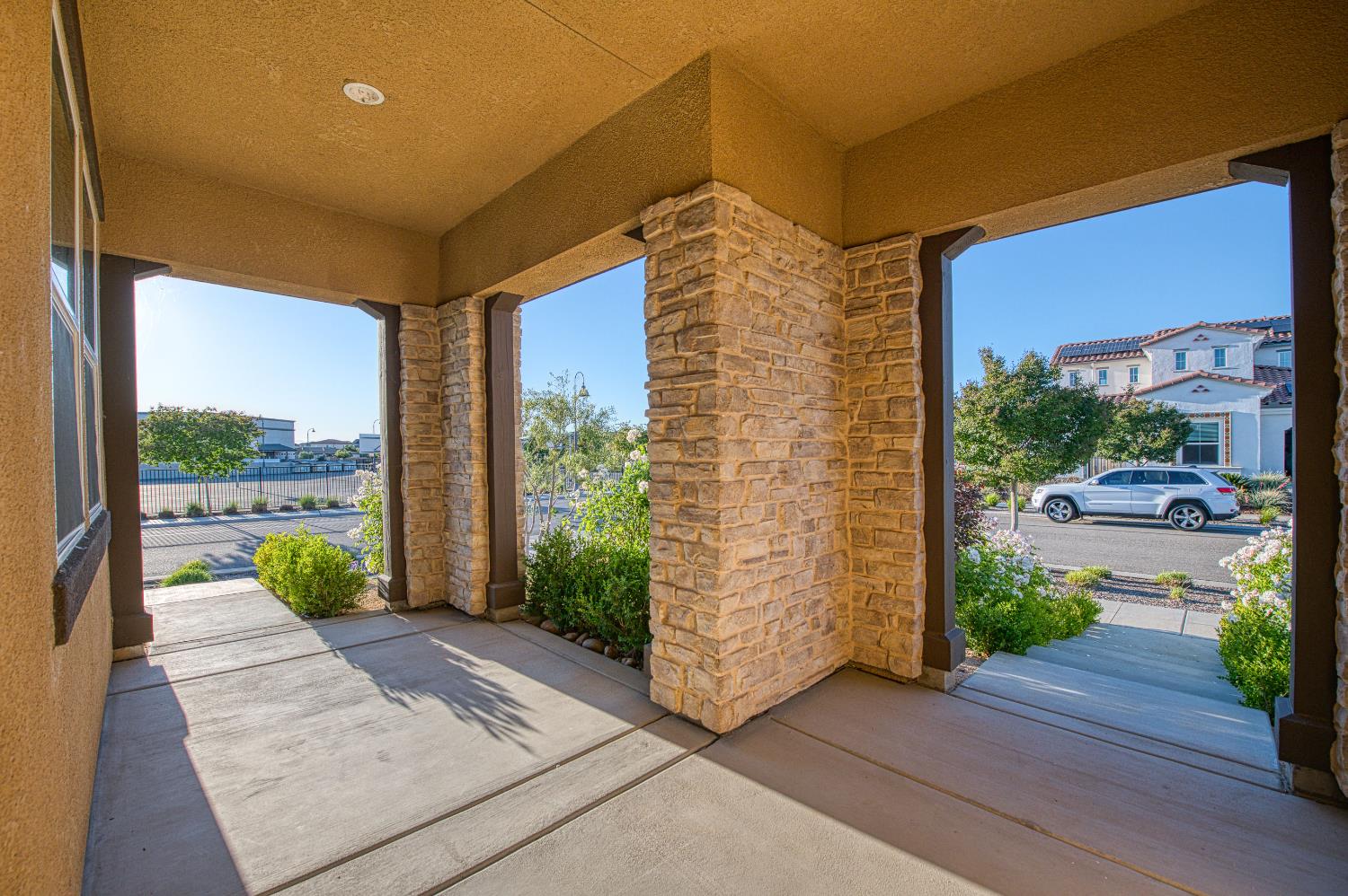 912 Vineyard Ct, Madera, CA 93636