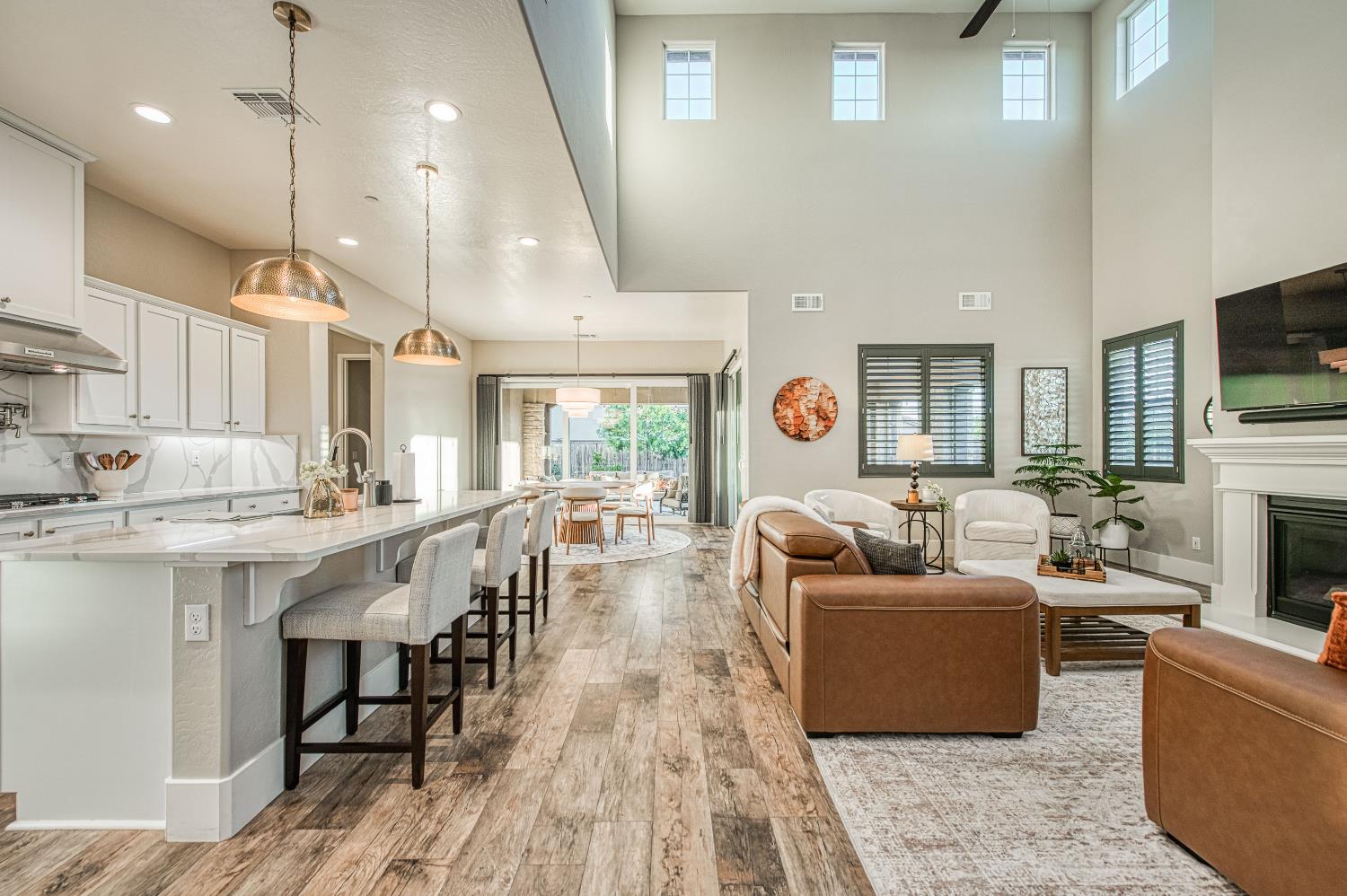 912 Vineyard Ct, Madera, CA 93636