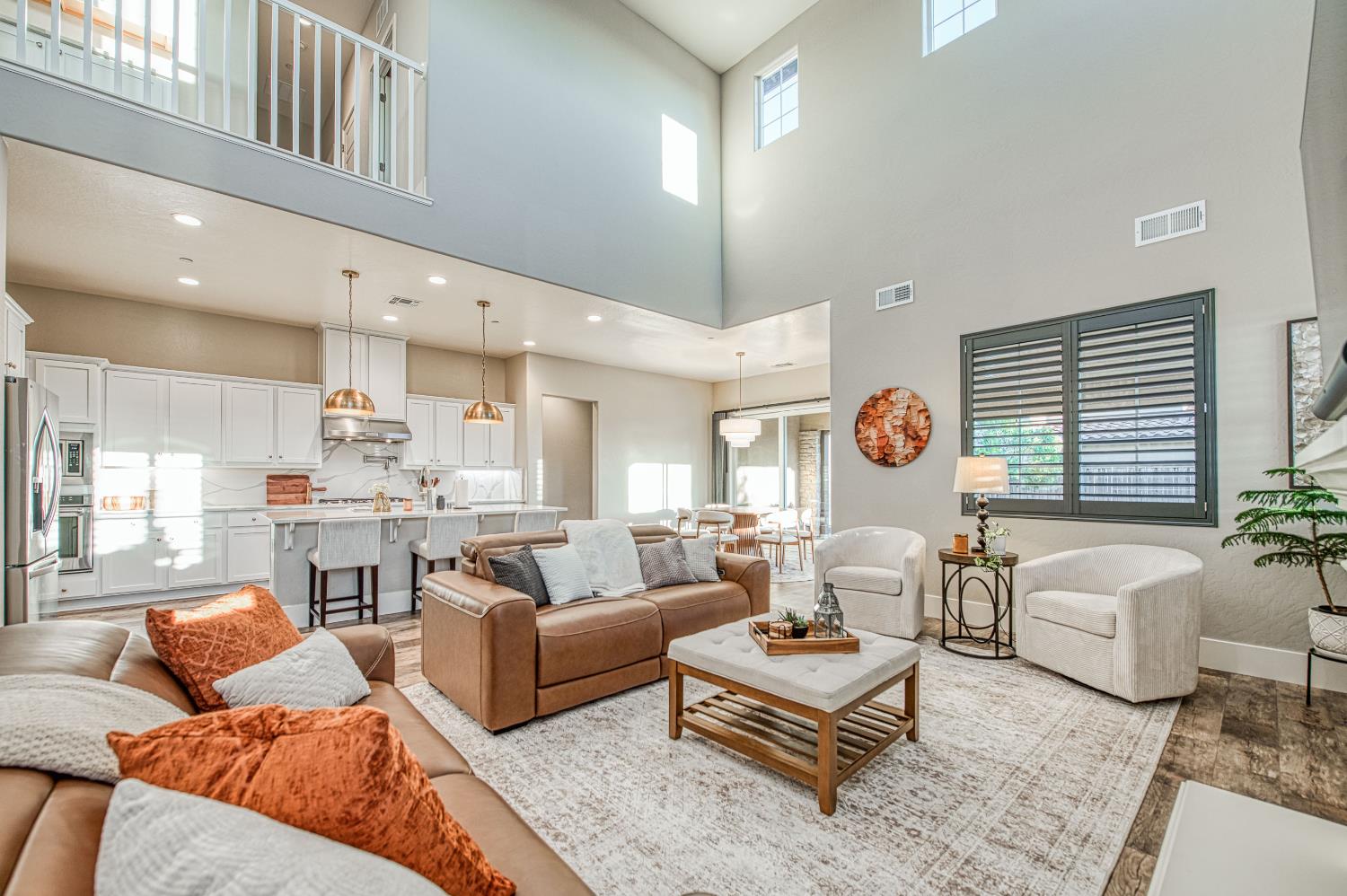 912 Vineyard Ct, Madera, CA 93636