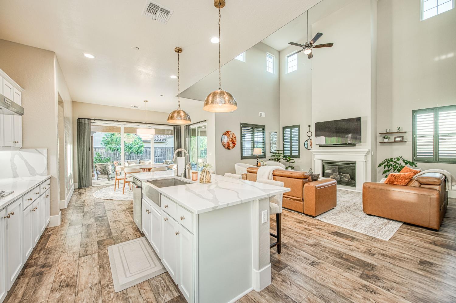 912 Vineyard Ct, Madera, CA 93636