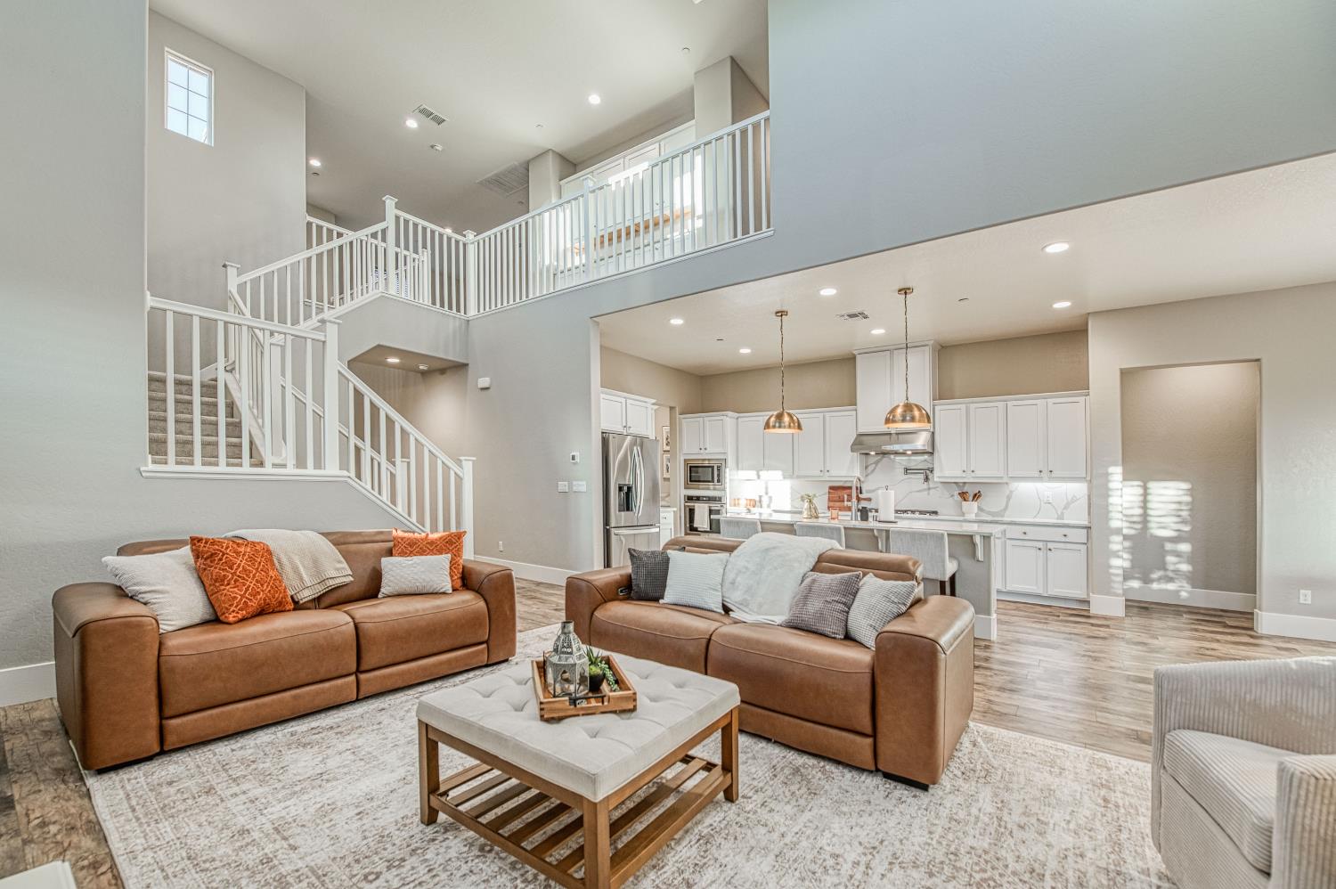 912 Vineyard Ct, Madera, CA 93636