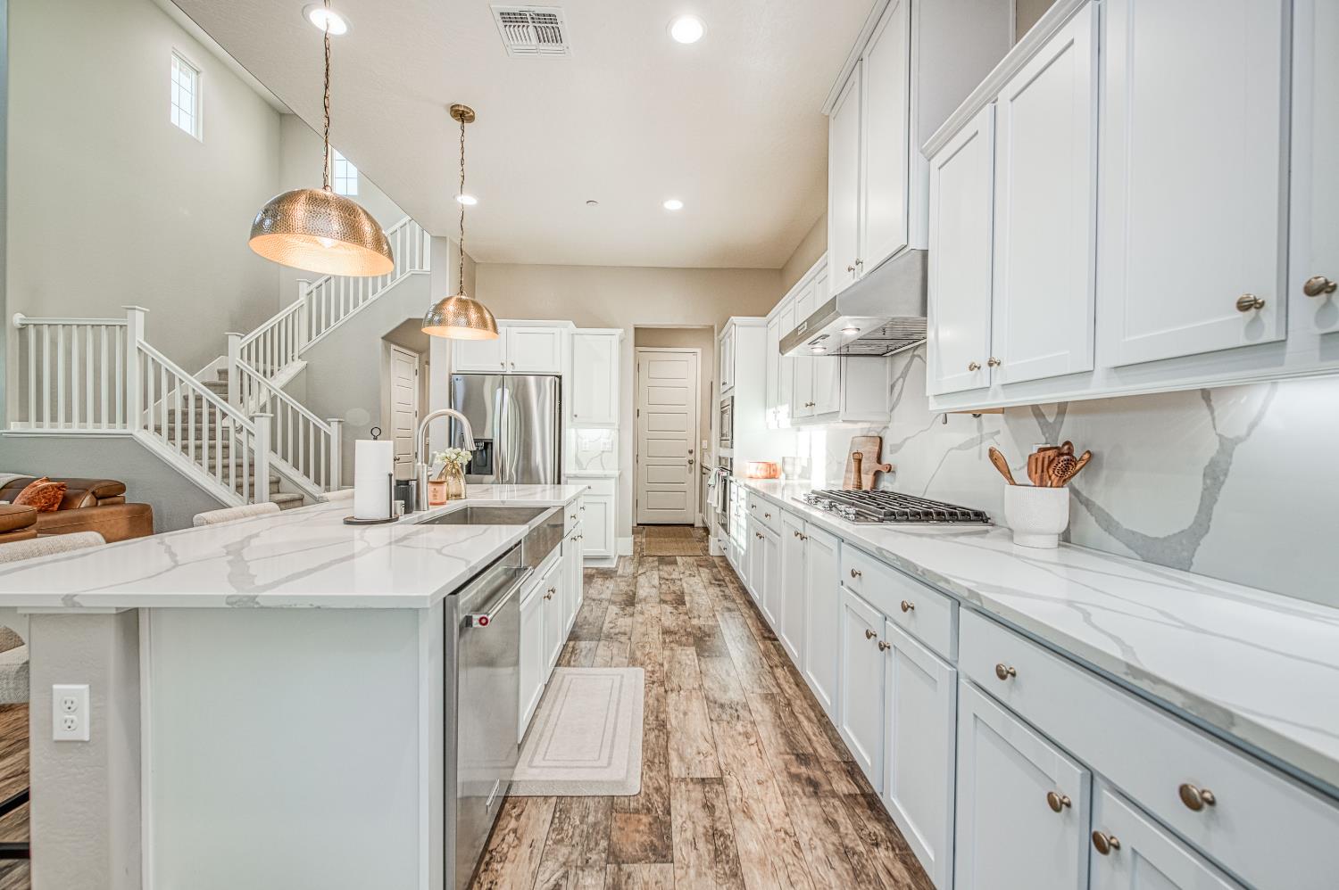 912 Vineyard Ct, Madera, CA 93636