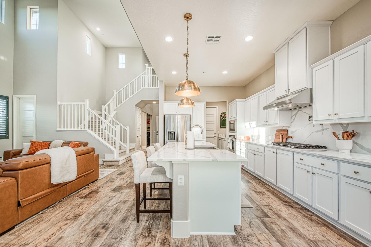 912 Vineyard Ct, Madera, CA 93636