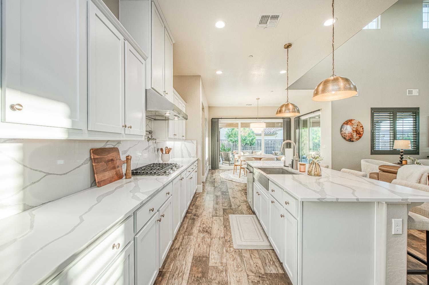 912 Vineyard Ct, Madera, CA 93636