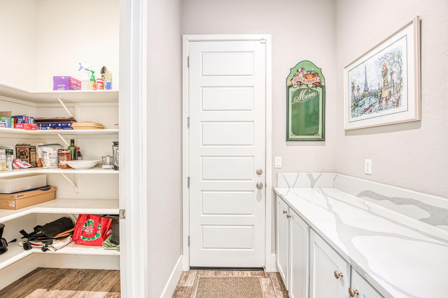 912 Vineyard Ct, Madera, CA 93636