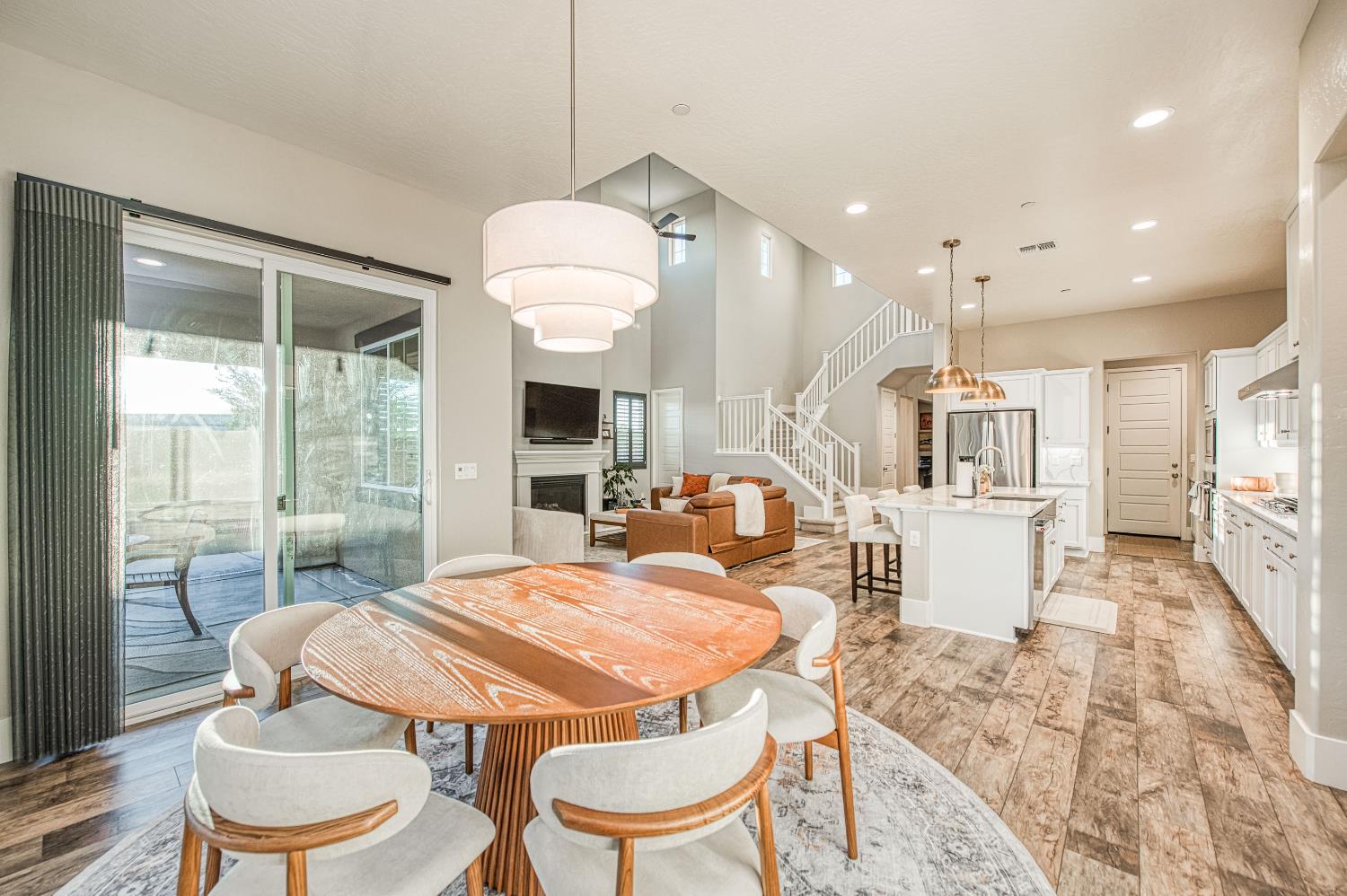 912 Vineyard Ct, Madera, CA 93636