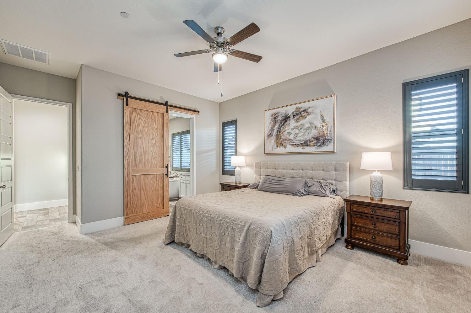 912 Vineyard Ct, Madera, CA 93636