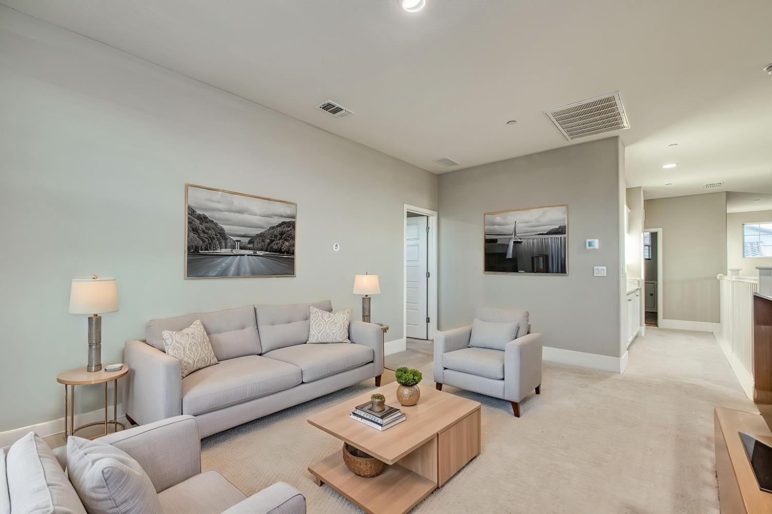 912 Vineyard Ct, Madera, CA 93636