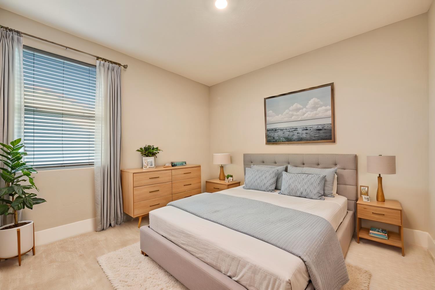 912 Vineyard Ct, Madera, CA 93636