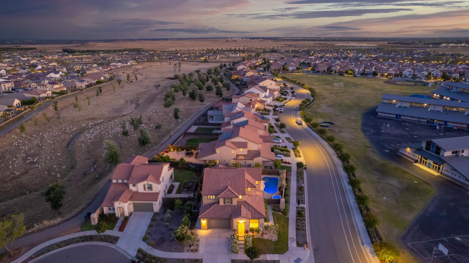 912 Vineyard Ct, Madera, CA 93636