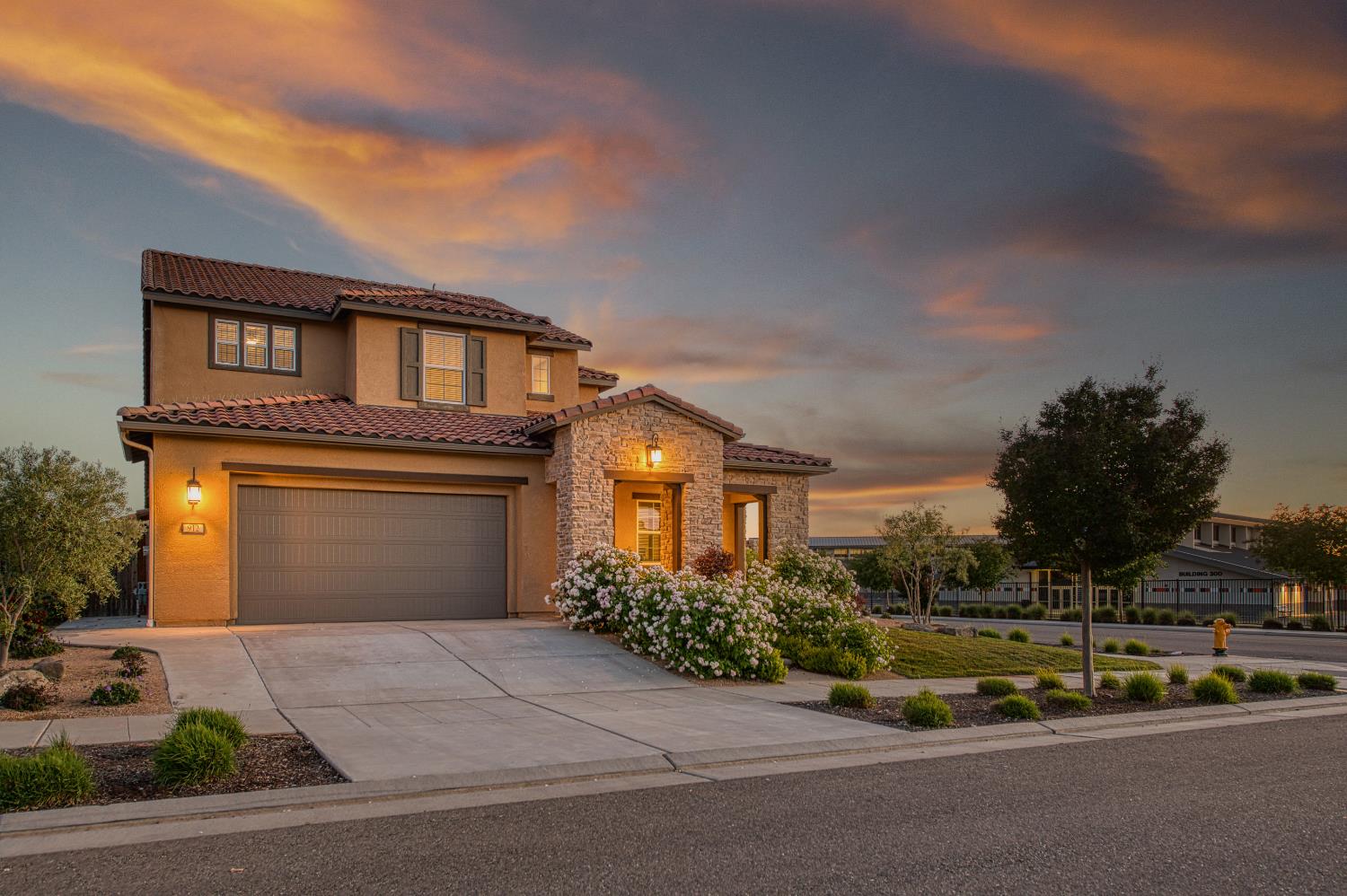 912 Vineyard Ct, Madera, CA 93636