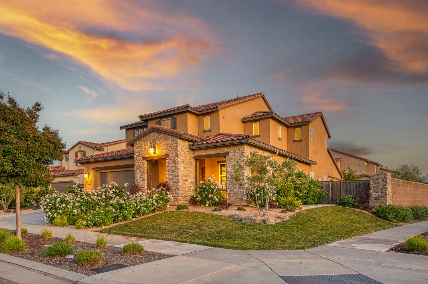 912 Vineyard Ct, Madera, CA 93636