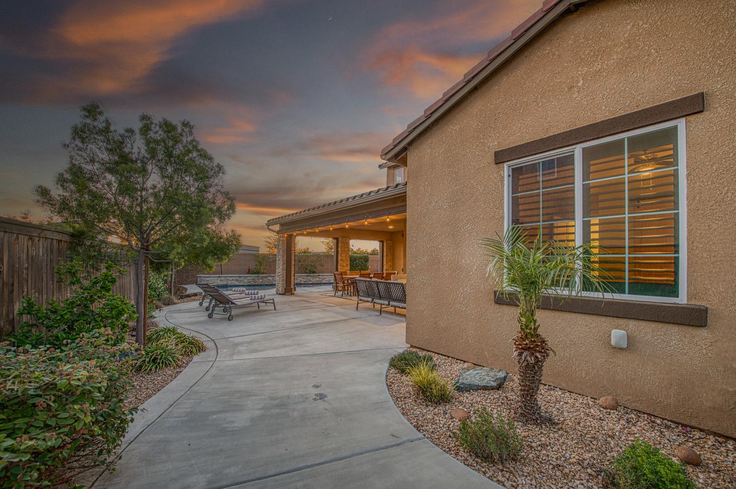 912 Vineyard Ct, Madera, CA 93636