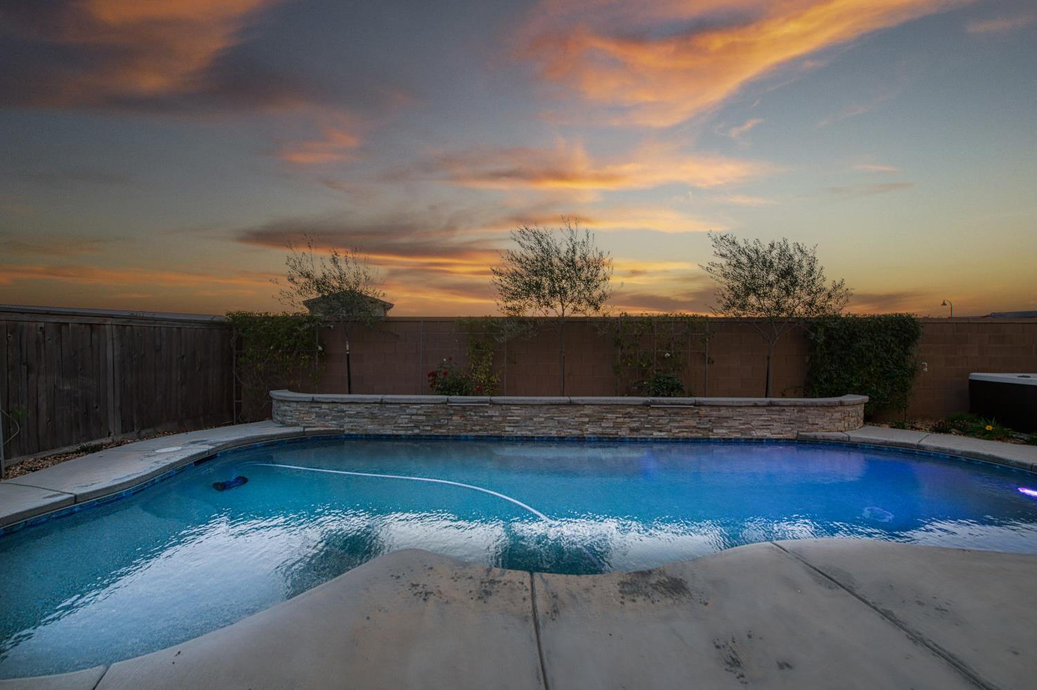 912 Vineyard Ct, Madera, CA 93636