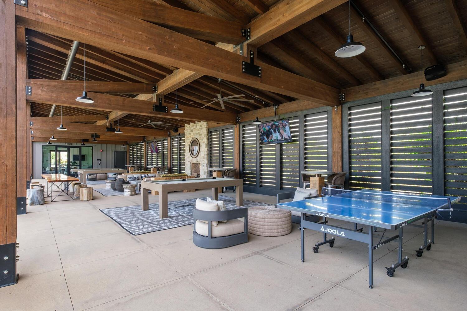 912 Vineyard Ct, Madera, CA 93636