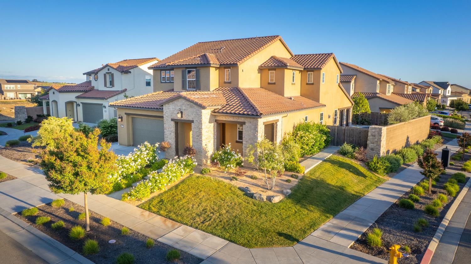 912 Vineyard Ct, Madera, CA 93636