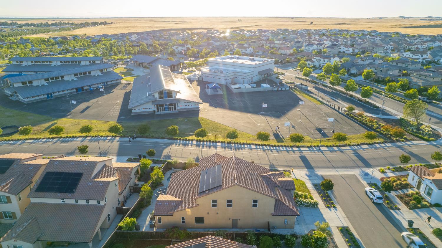 912 Vineyard Ct, Madera, CA 93636