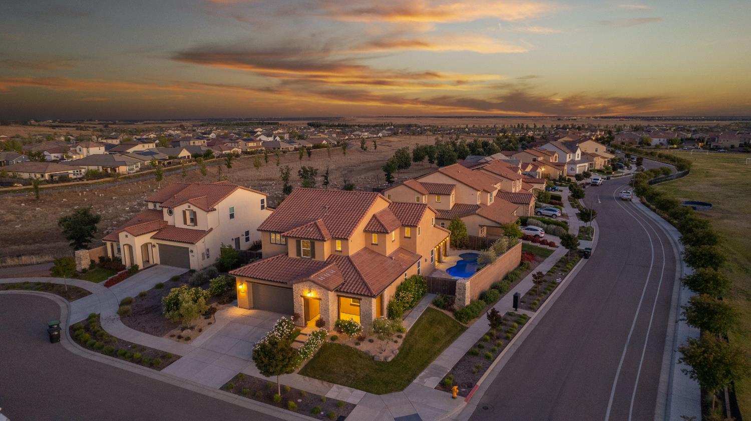 912 Vineyard Ct, Madera, CA 93636