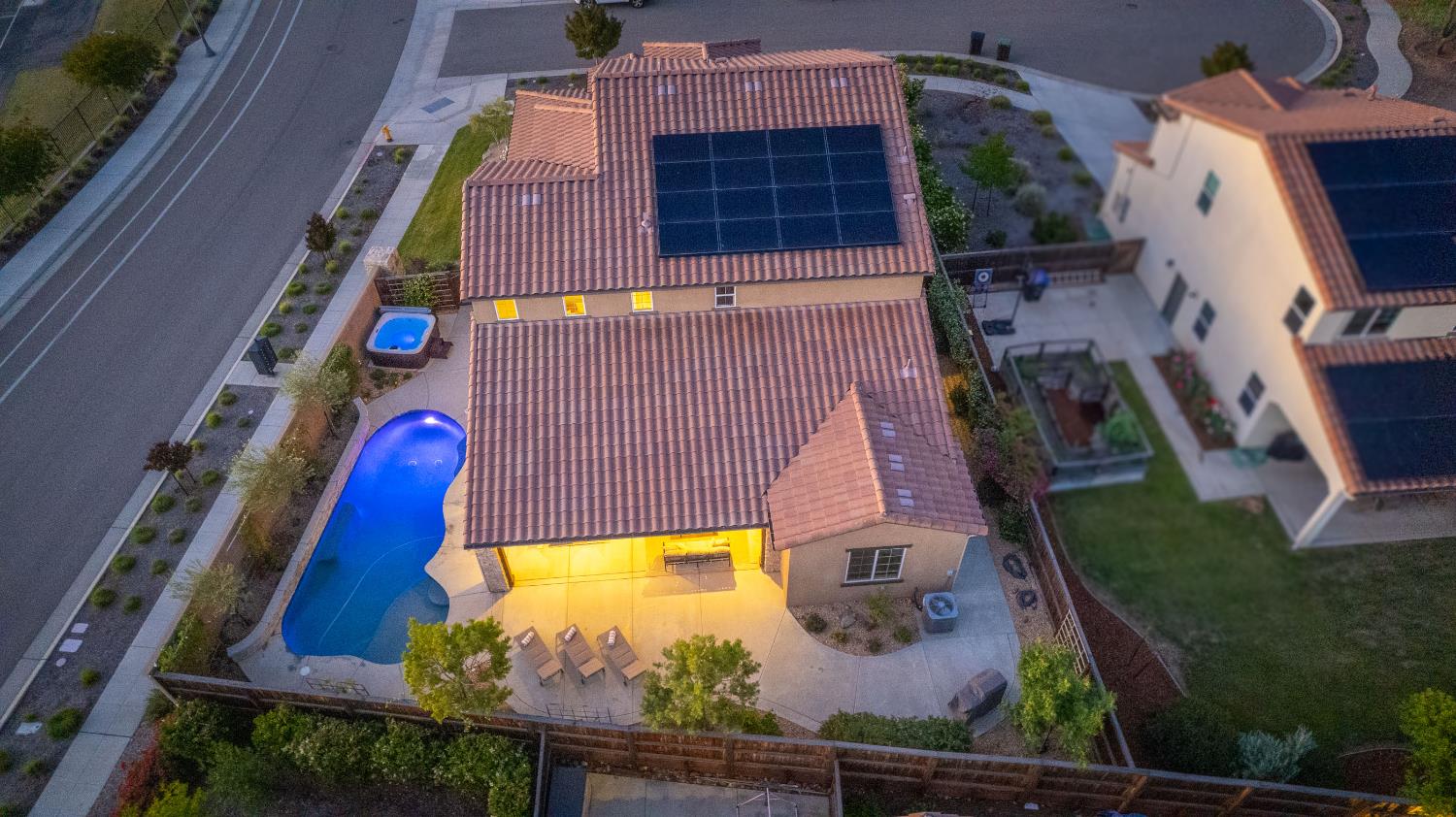 912 Vineyard Ct, Madera, CA 93636