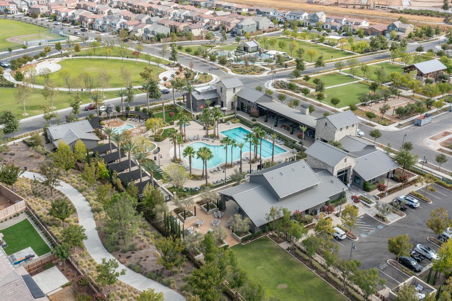 912 Vineyard Ct, Madera, CA 93636