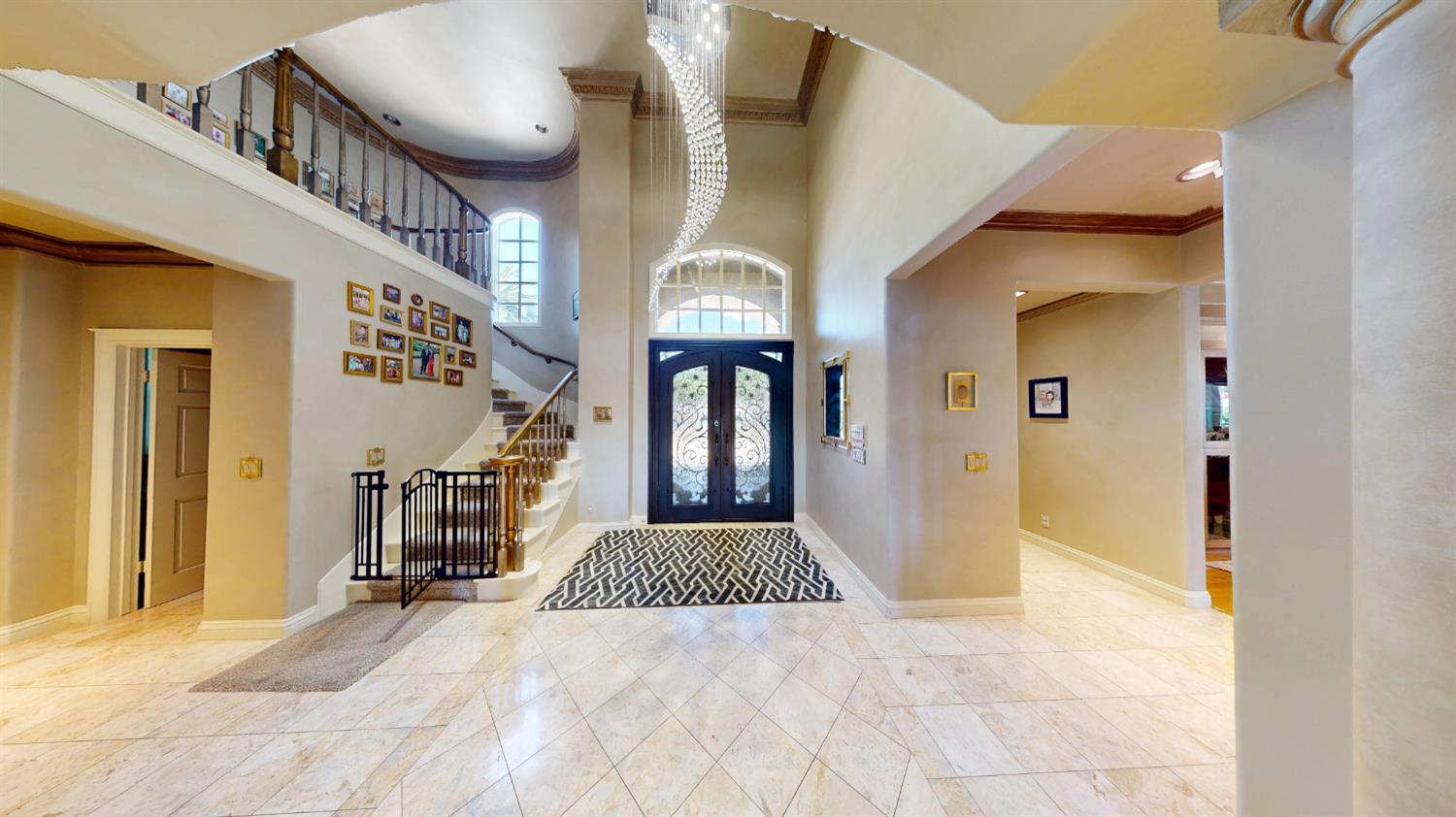 2635 W Lake Van Ness Cir, Fresno, CA 93711