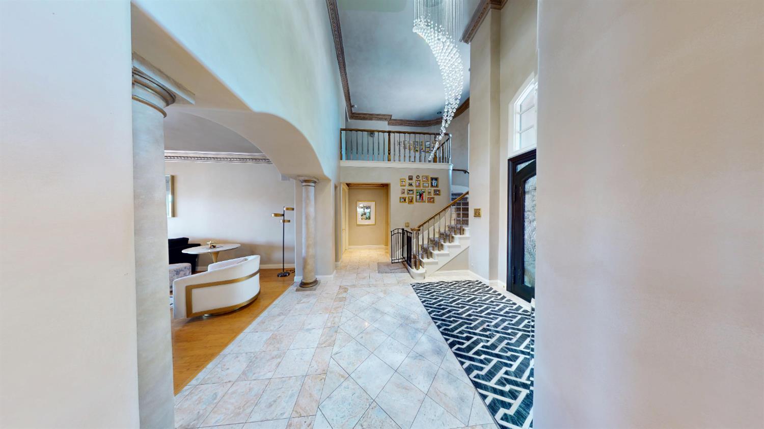 2635 W Lake Van Ness Cir, Fresno, CA 93711