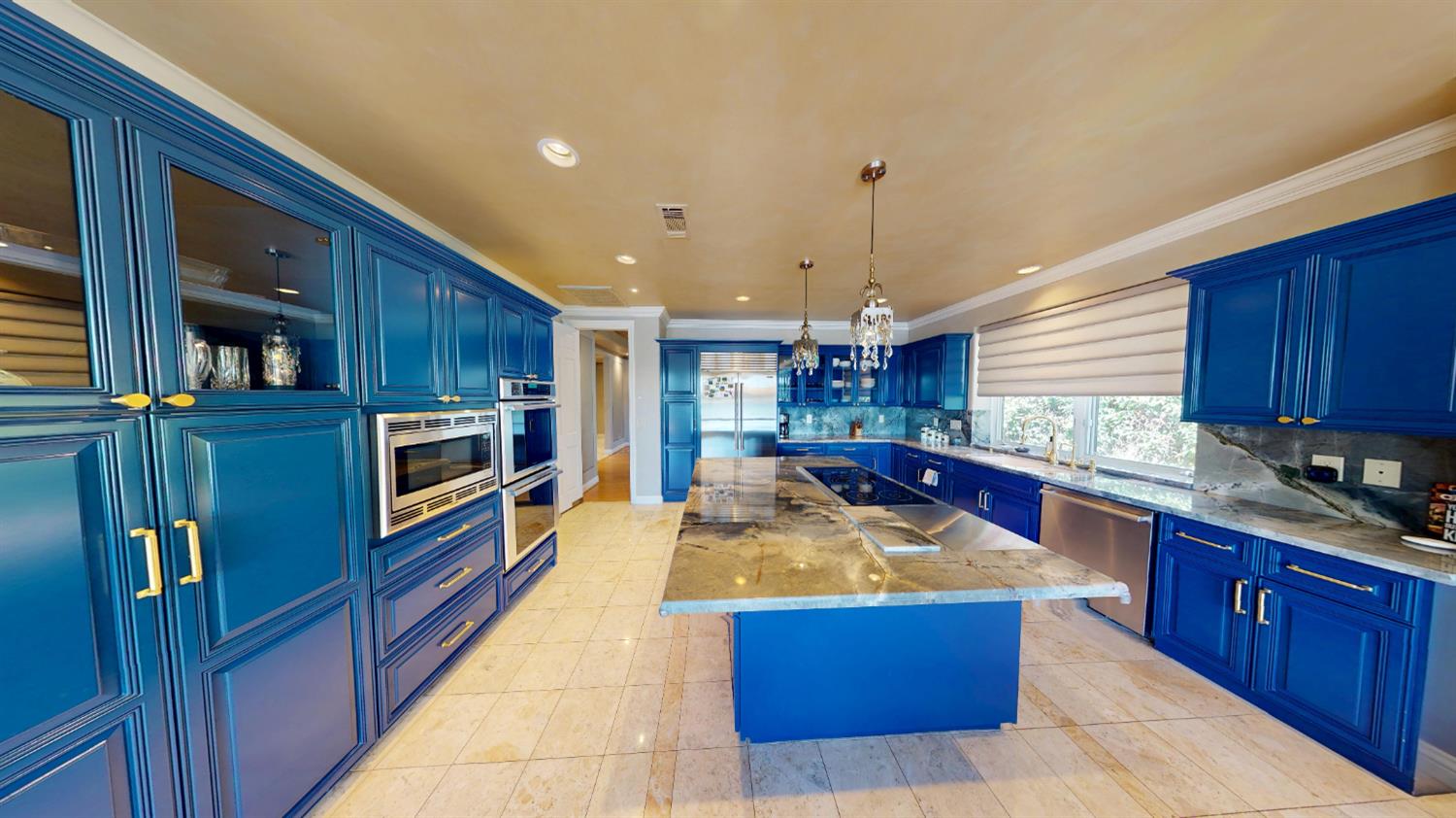 2635 W Lake Van Ness Cir, Fresno, CA 93711