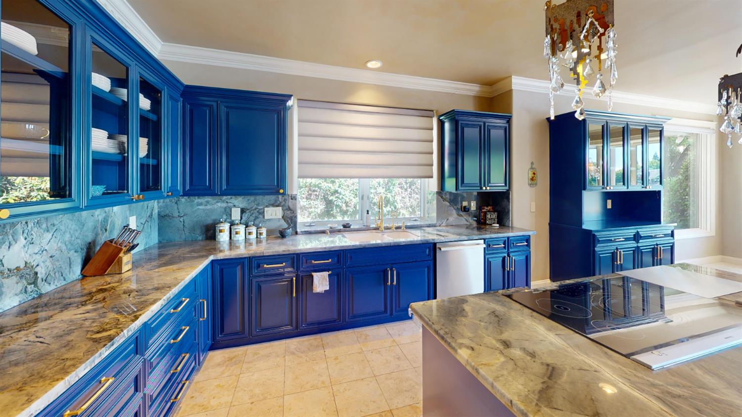 2635 W Lake Van Ness Cir, Fresno, CA 93711