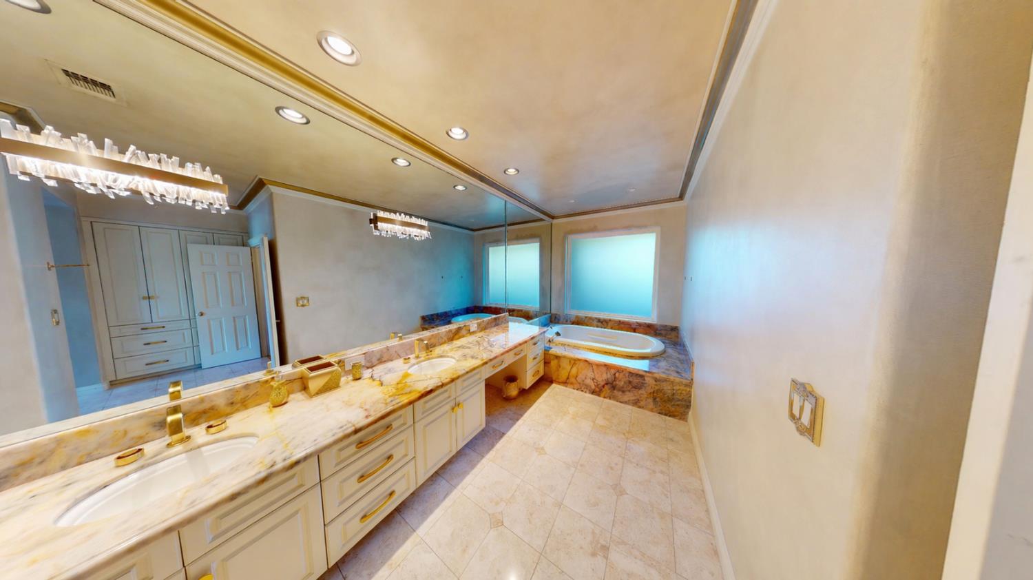 2635 W Lake Van Ness Cir, Fresno, CA 93711