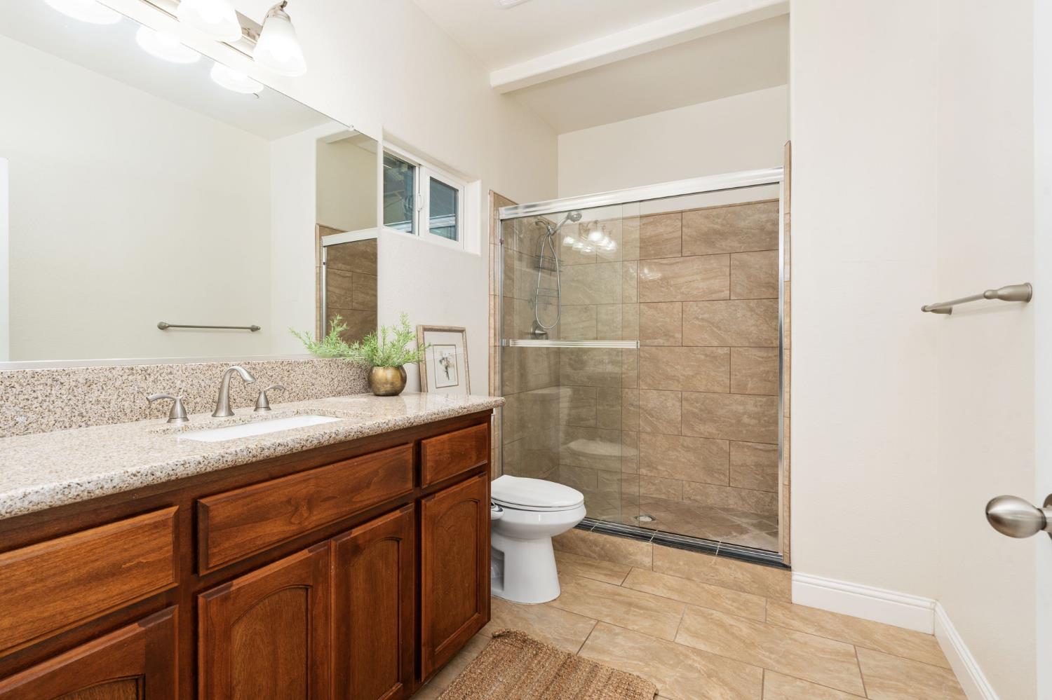 4670 N Constance Ave, Fresno, CA 93722