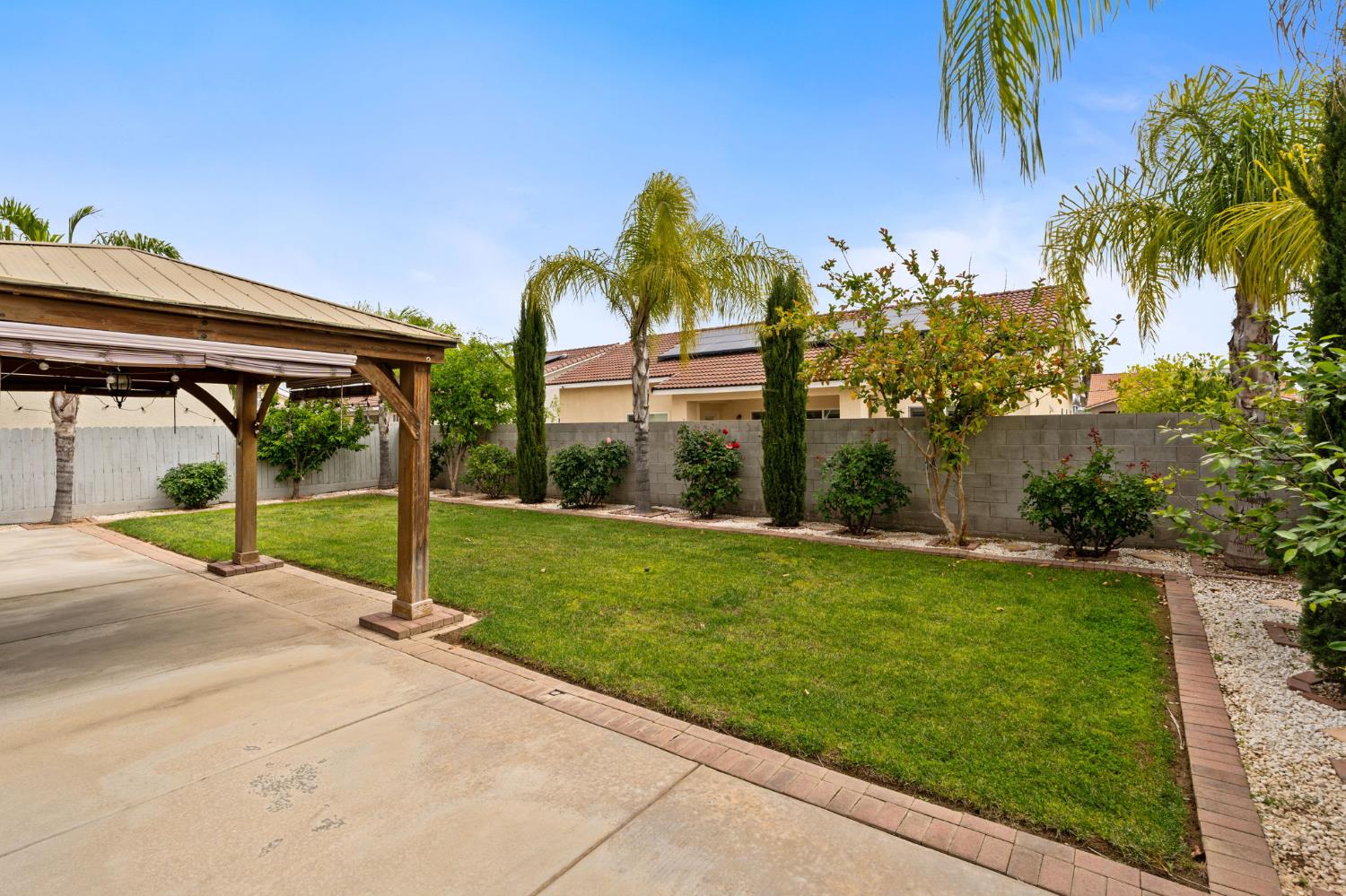 4670 N Constance Ave, Fresno, CA 93722