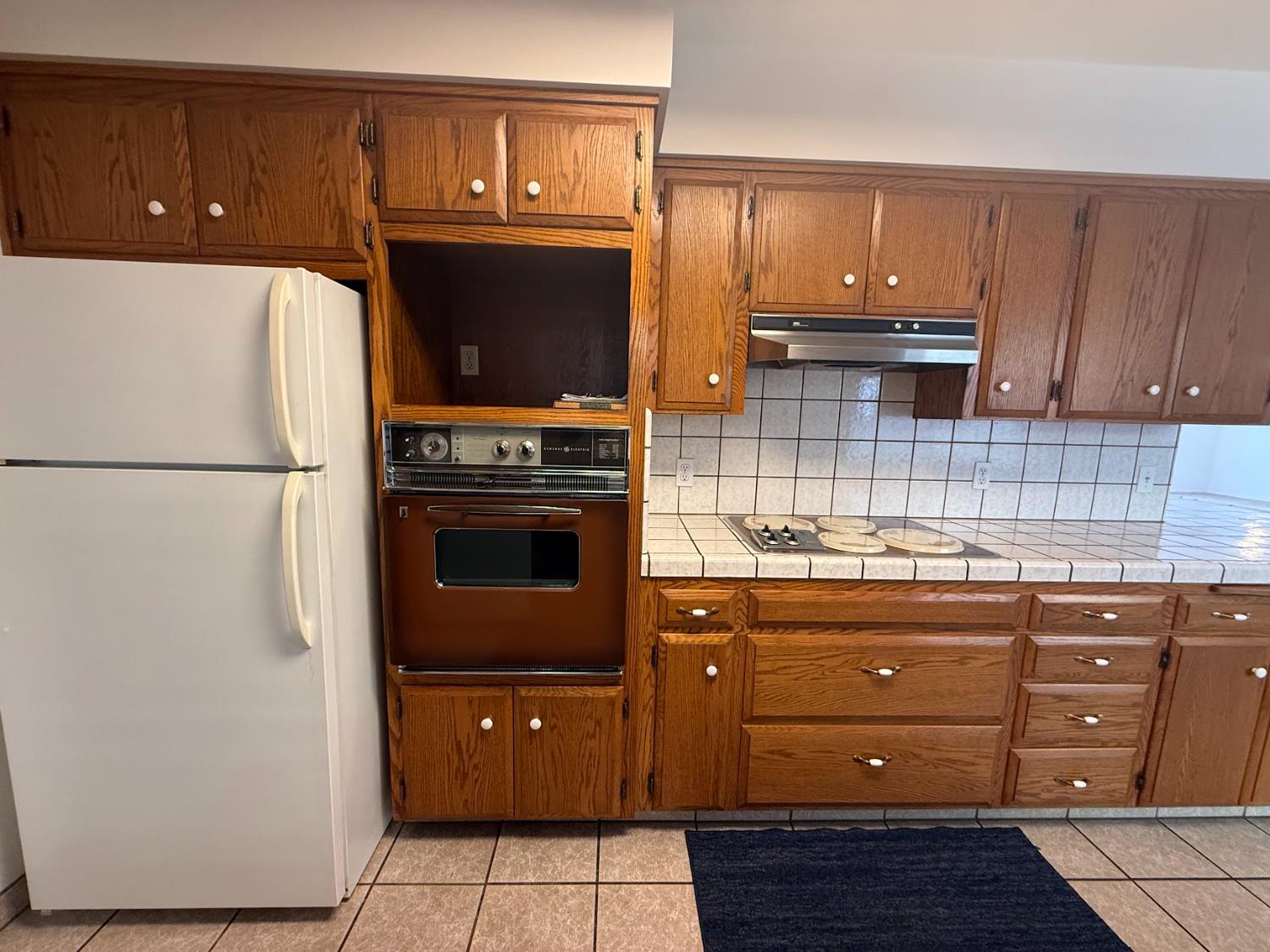 257 N Roberts Pl, Dinuba, CA 93618