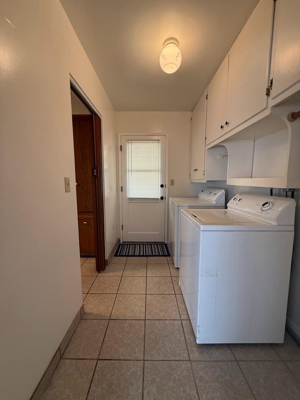 257 N Roberts Pl, Dinuba, CA 93618