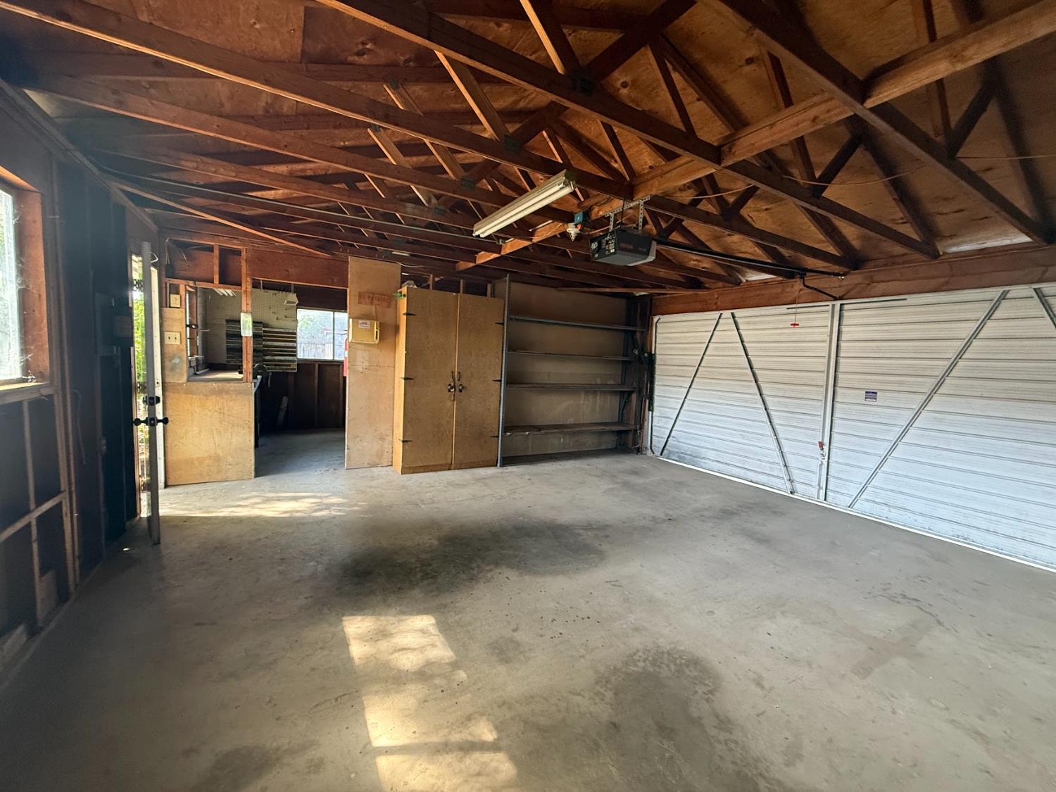 257 N Roberts Pl, Dinuba, CA 93618