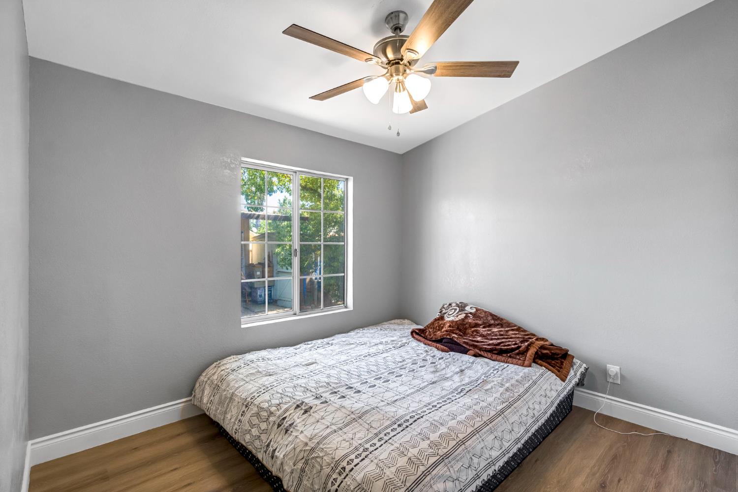 1218 E Cleveland Ave #103, Madera, CA 93638