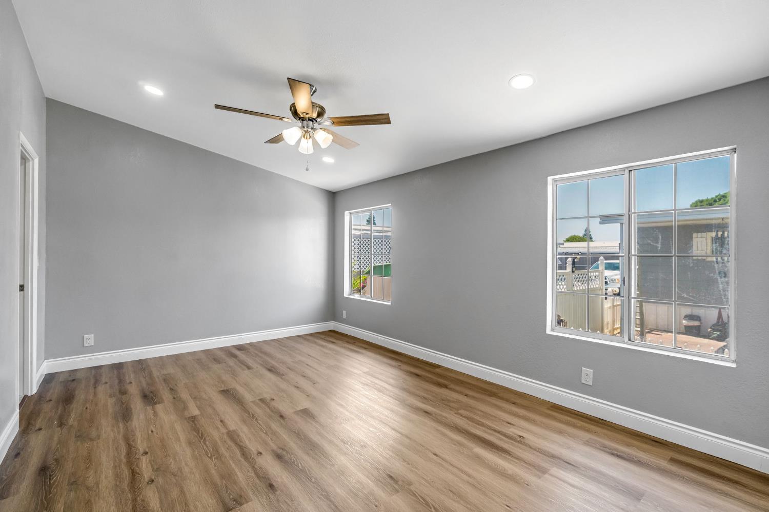 1218 E Cleveland Ave #103, Madera, CA 93638