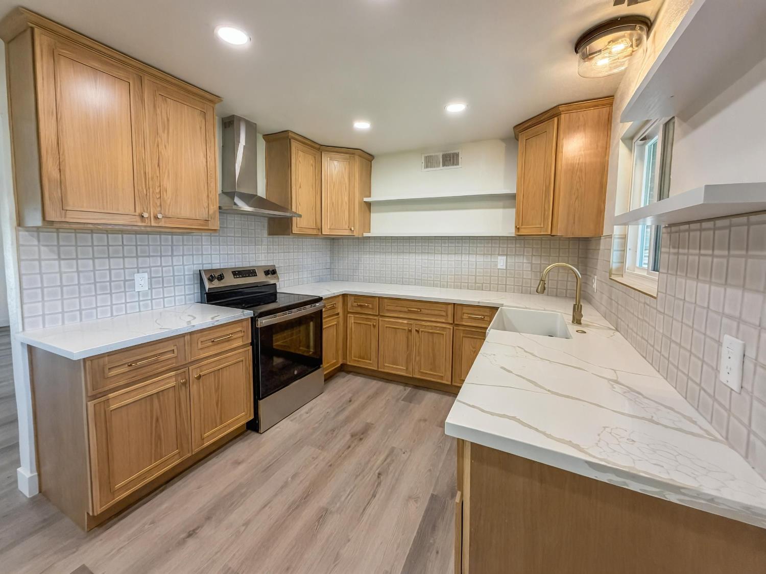 7403 E Alluvial Ave, Clovis, CA 93619