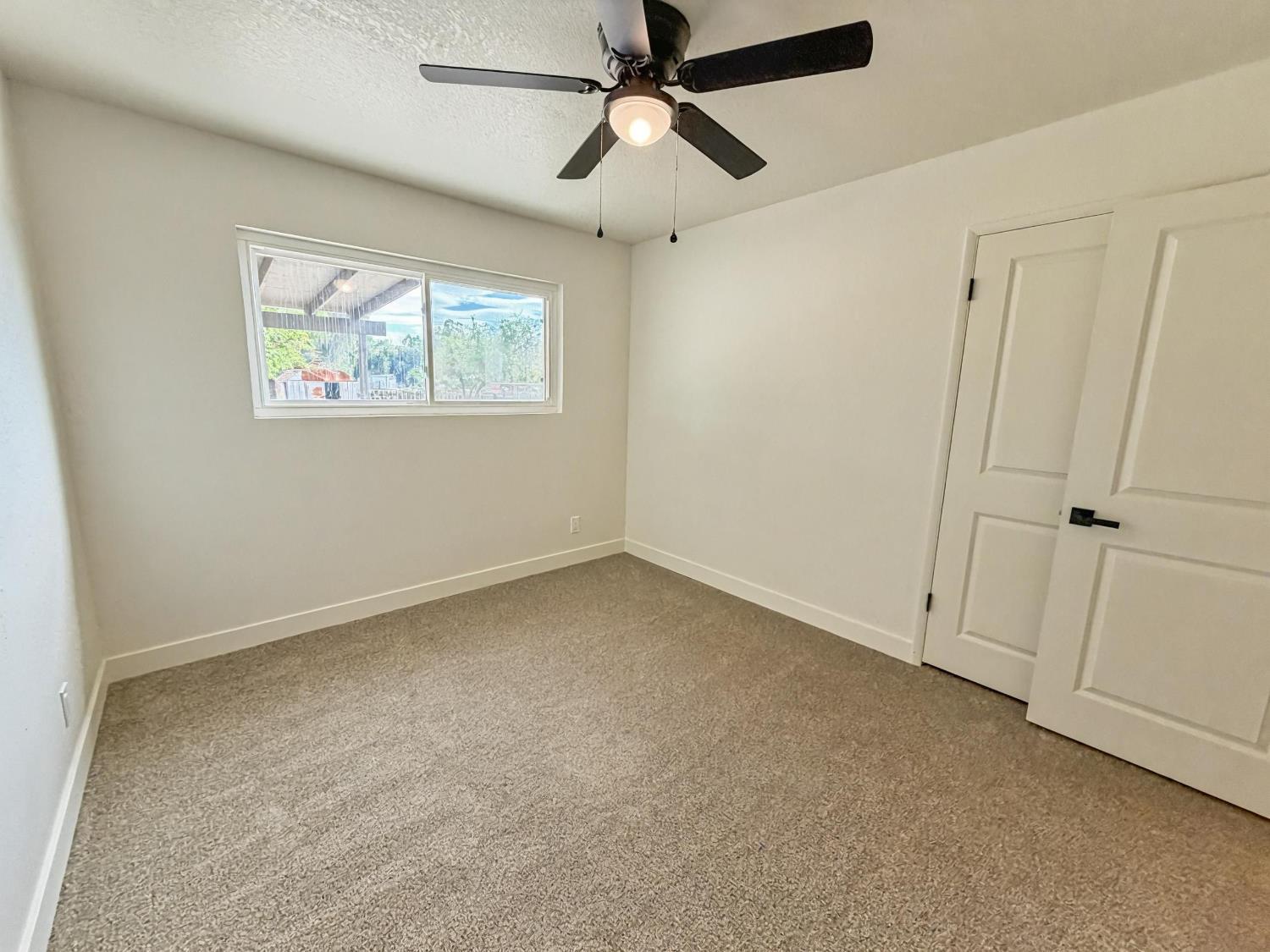 7403 E Alluvial Ave, Clovis, CA 93619