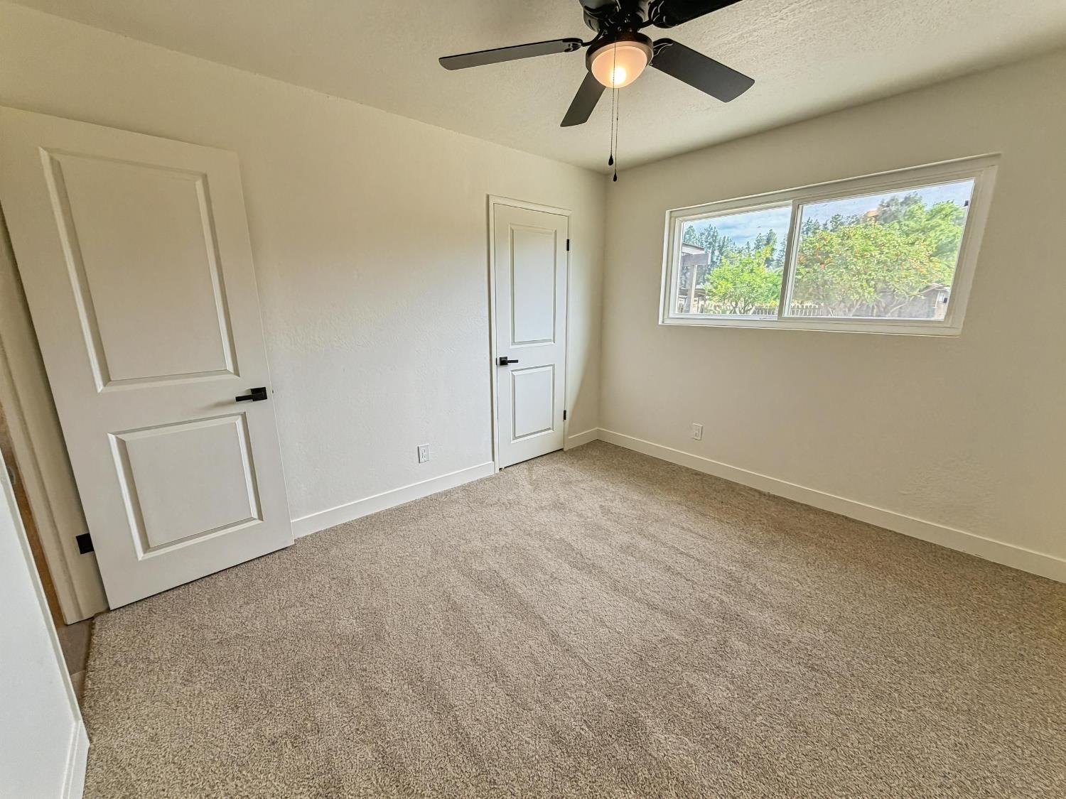 7403 E Alluvial Ave, Clovis, CA 93619