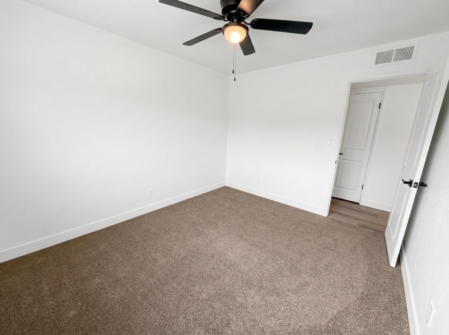 7403 E Alluvial Ave, Clovis, CA 93619