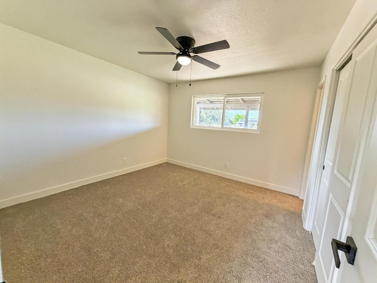 7403 E Alluvial Ave, Clovis, CA 93619